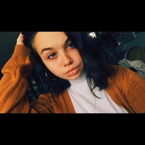 Meet your Posher, Alana